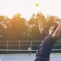 tennis-match-which-serving-player